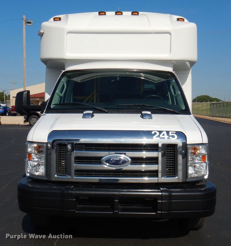 image for item DG4825 2013 Ford Econoline E450 Super Duty Glaval shuttle bus
