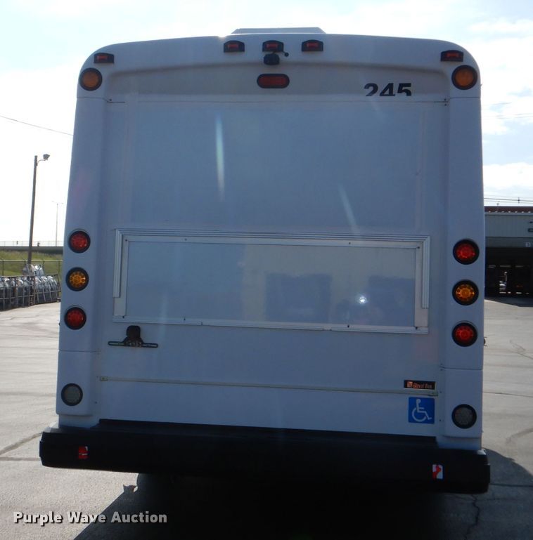 image for item DG4825 2013 Ford Econoline E450 Super Duty Glaval shuttle bus