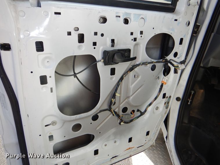 image for item DG4825 2013 Ford Econoline E450 Super Duty Glaval shuttle bus