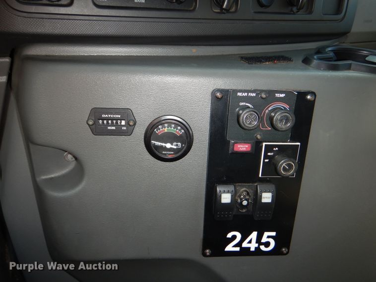 image for item DG4825 2013 Ford Econoline E450 Super Duty Glaval shuttle bus