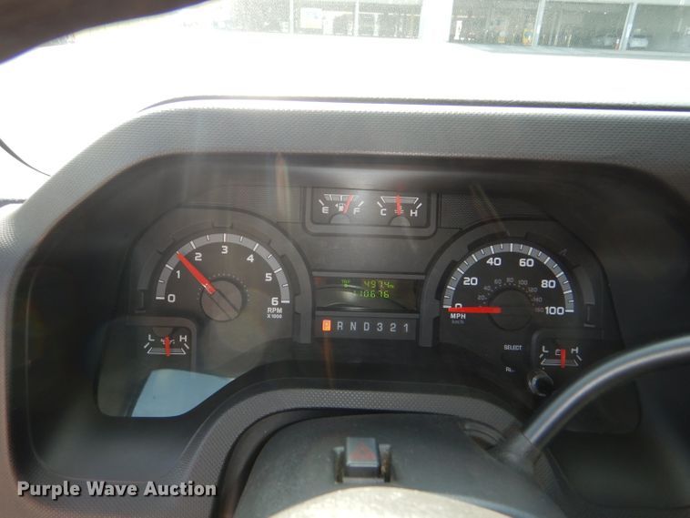 image for item DG4825 2013 Ford Econoline E450 Super Duty Glaval shuttle bus