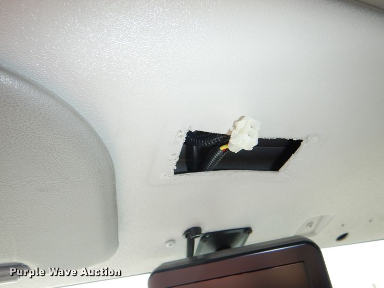 image for item DG4825 2013 Ford Econoline E450 Super Duty Glaval shuttle bus