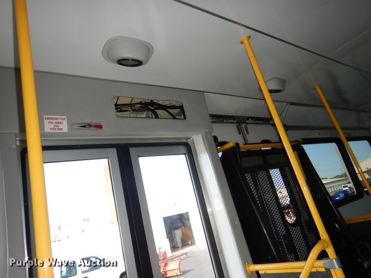 image for item DG4825 2013 Ford Econoline E450 Super Duty Glaval shuttle bus