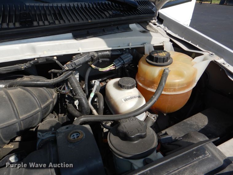 image for item DG4825 2013 Ford Econoline E450 Super Duty Glaval shuttle bus