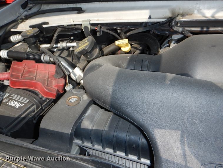 image for item DG4825 2013 Ford Econoline E450 Super Duty Glaval shuttle bus