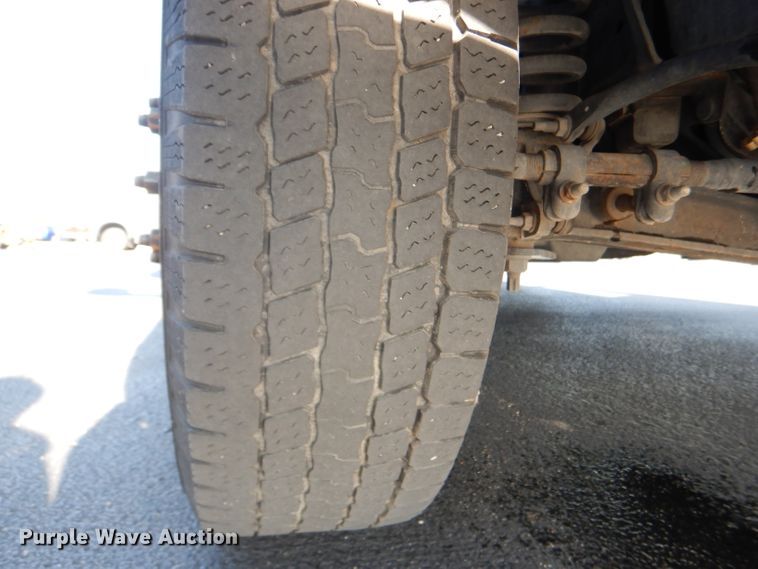 image for item DG4825 2013 Ford Econoline E450 Super Duty Glaval shuttle bus