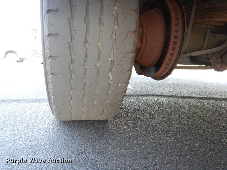 image for item DG4825 2013 Ford Econoline E450 Super Duty Glaval shuttle bus