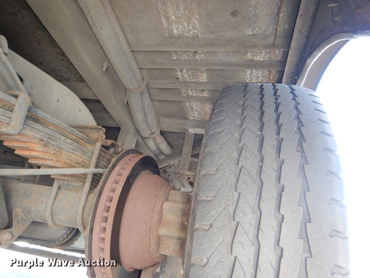 image for item DG4825 2013 Ford Econoline E450 Super Duty Glaval shuttle bus