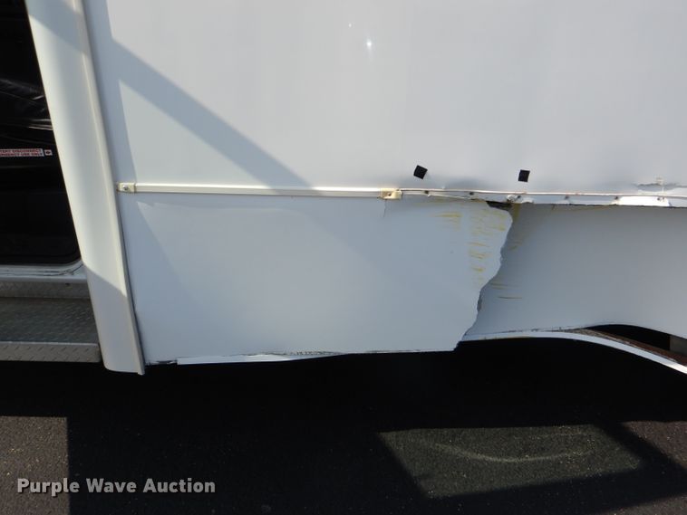 image for item DG4825 2013 Ford Econoline E450 Super Duty Glaval shuttle bus