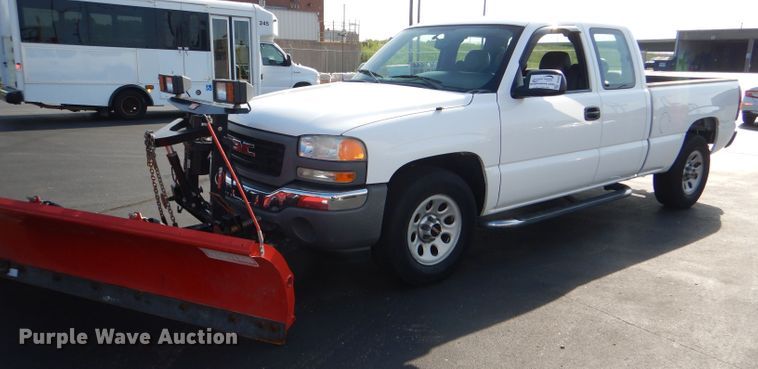 image for item DG4826 2006 GMC Sierra 1500 Ext. Cab pickup truck