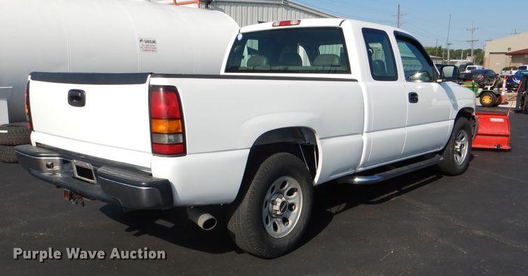 image for item DG4826 2006 GMC Sierra 1500 Ext. Cab pickup truck