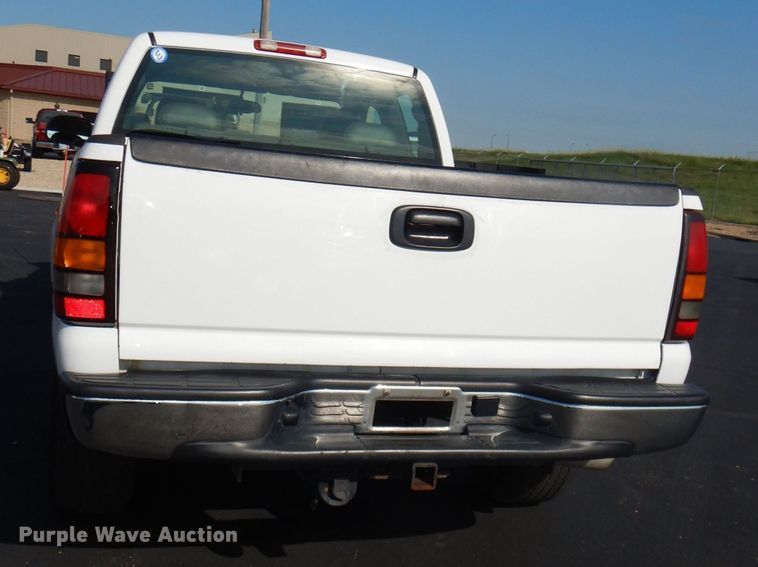 image for item DG4826 2006 GMC Sierra 1500 Ext. Cab pickup truck