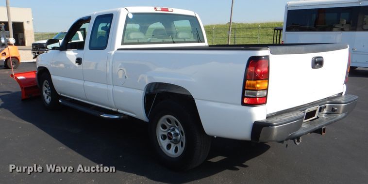 image for item DG4826 2006 GMC Sierra 1500 Ext. Cab pickup truck