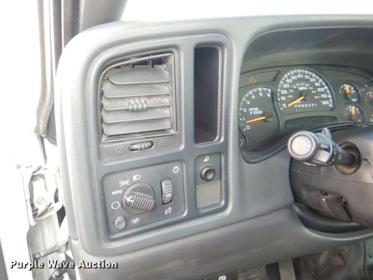 image for item DG4826 2006 GMC Sierra 1500 Ext. Cab pickup truck
