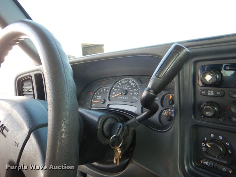 image for item DG4826 2006 GMC Sierra 1500 Ext. Cab pickup truck