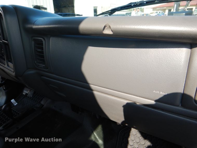 image for item DG4826 2006 GMC Sierra 1500 Ext. Cab pickup truck