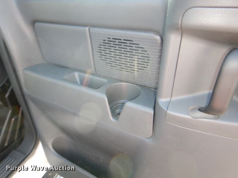 image for item DG4826 2006 GMC Sierra 1500 Ext. Cab pickup truck