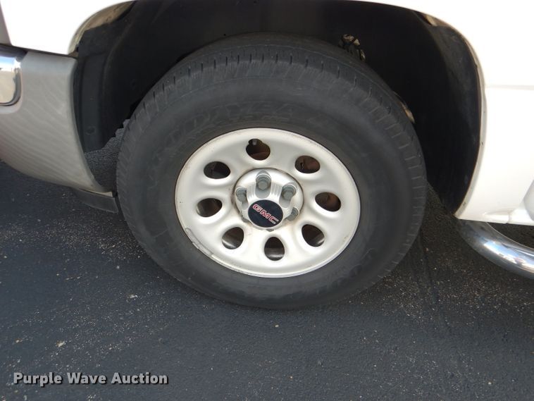 image for item DG4826 2006 GMC Sierra 1500 Ext. Cab pickup truck