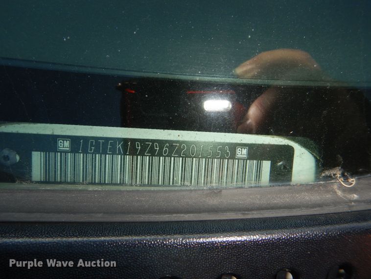 image for item DG4826 2006 GMC Sierra 1500 Ext. Cab pickup truck