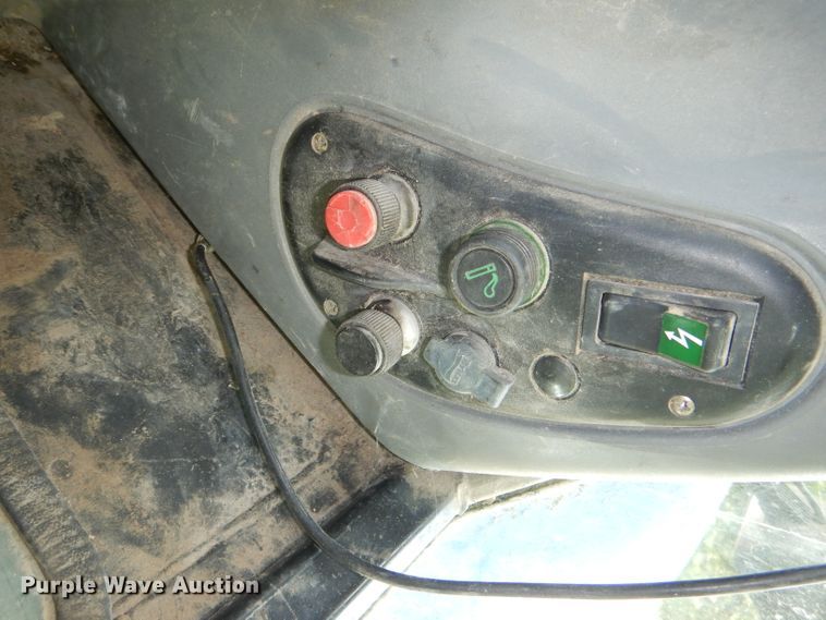 image for item DG4827 1998 New Holland TS100 tractor