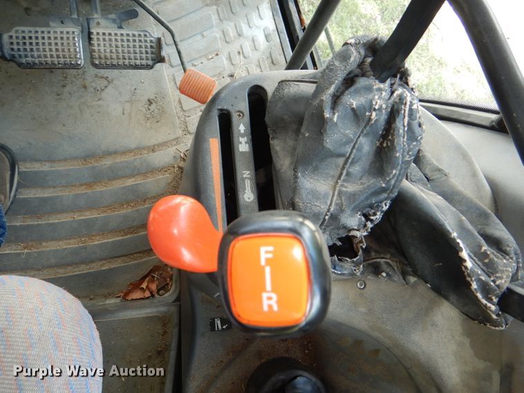 image for item DG4827 1998 New Holland TS100 tractor