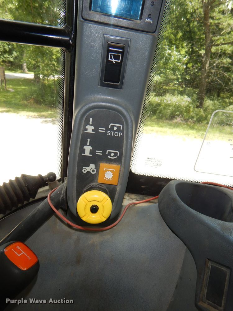 image for item DG4827 1998 New Holland TS100 tractor