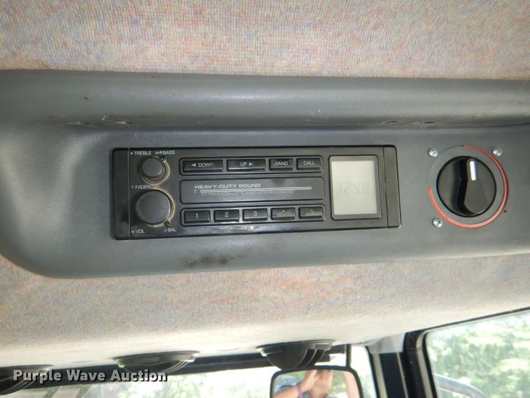 image for item DG4827 1998 New Holland TS100 tractor