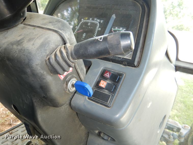 image for item DG4827 1998 New Holland TS100 tractor