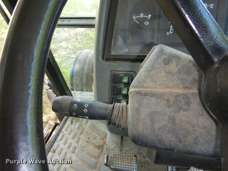 image for item DG4827 1998 New Holland TS100 tractor