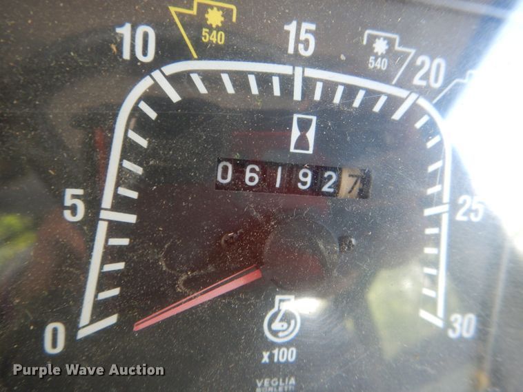 image for item DG4827 1998 New Holland TS100 tractor