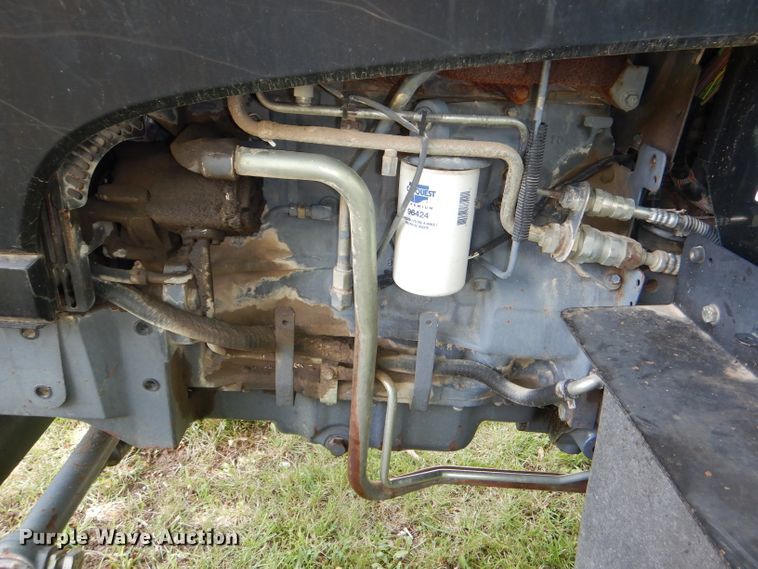 image for item DG4827 1998 New Holland TS100 tractor