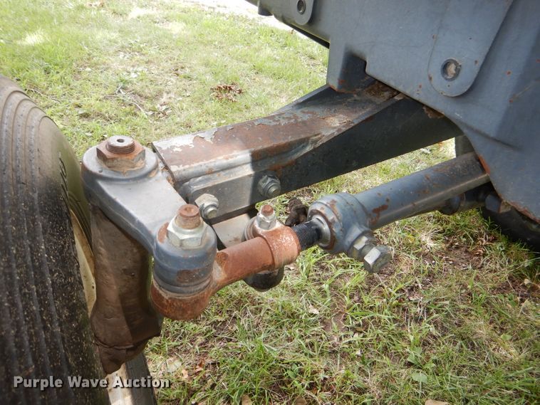 image for item DG4827 1998 New Holland TS100 tractor