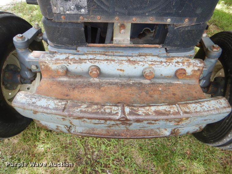 image for item DG4827 1998 New Holland TS100 tractor