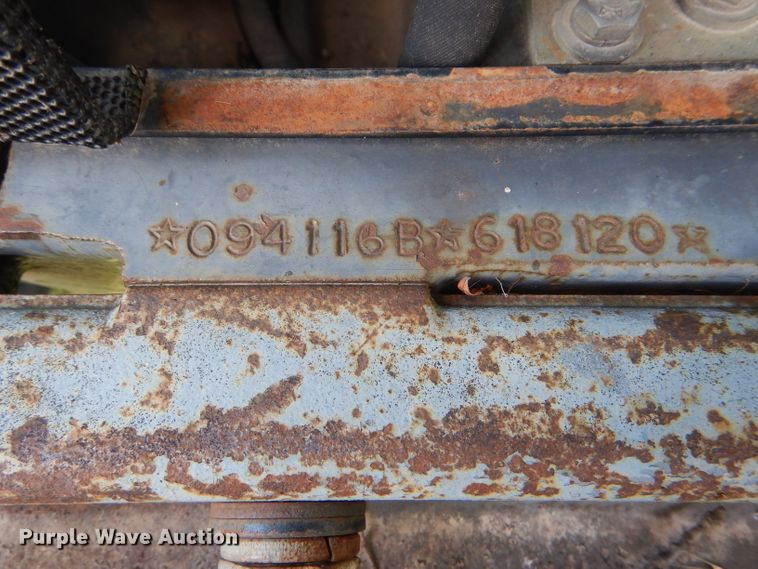 image for item DG4827 1998 New Holland TS100 tractor