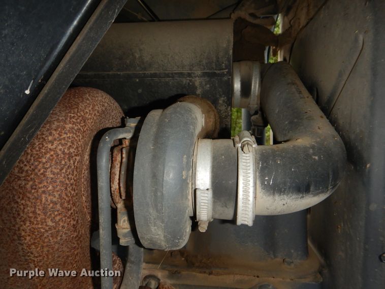 image for item DG4827 1998 New Holland TS100 tractor