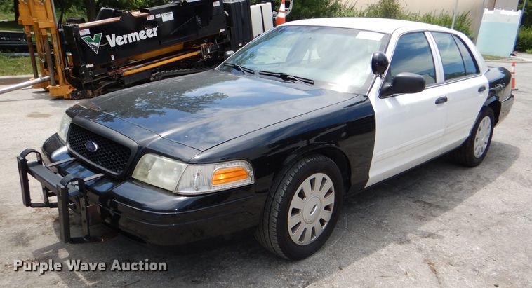 image for item DG4833 2011 Ford Crown Victoria Police Interceptor