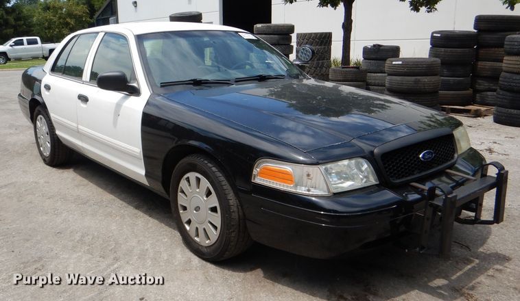 image for item DG4833 2011 Ford Crown Victoria Police Interceptor