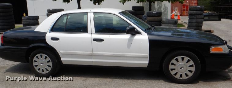 image for item DG4833 2011 Ford Crown Victoria Police Interceptor