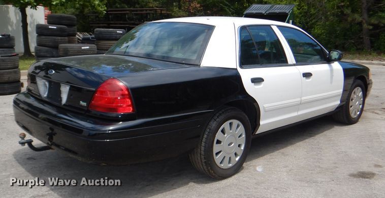 image for item DG4833 2011 Ford Crown Victoria Police Interceptor