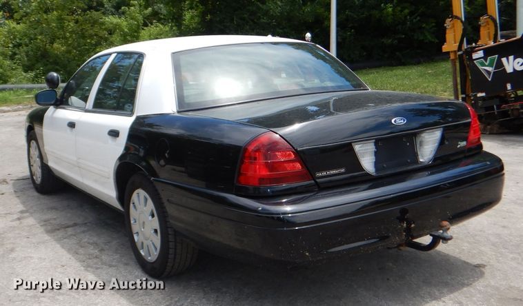 image for item DG4833 2011 Ford Crown Victoria Police Interceptor