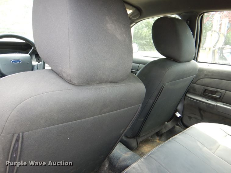 image for item DG4833 2011 Ford Crown Victoria Police Interceptor