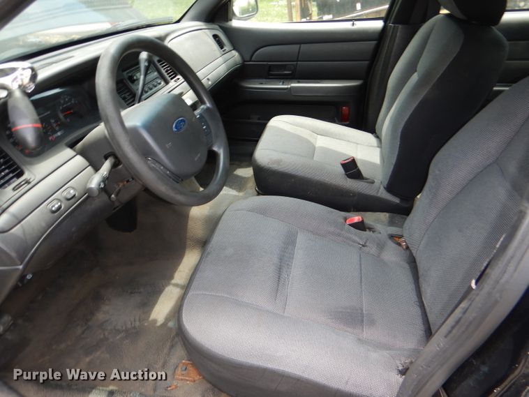 image for item DG4833 2011 Ford Crown Victoria Police Interceptor