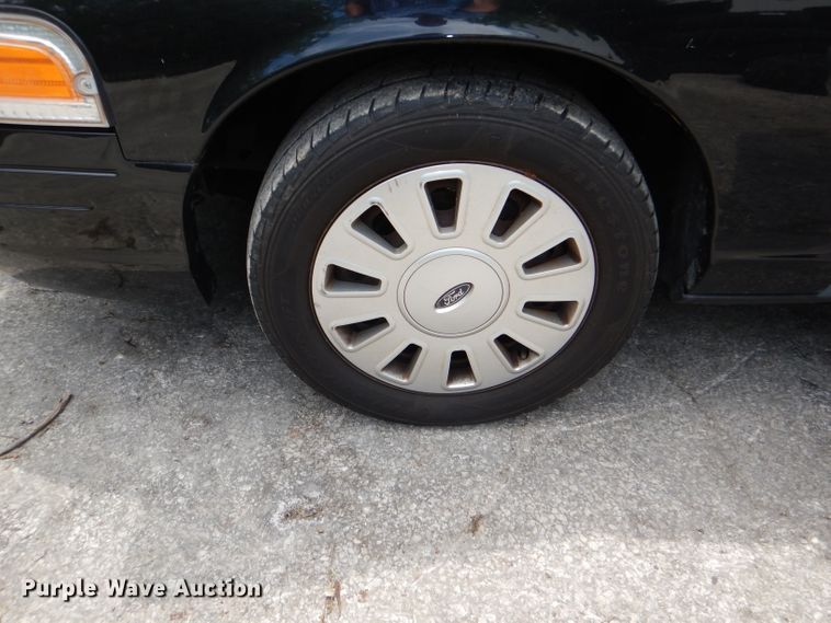 image for item DG4833 2011 Ford Crown Victoria Police Interceptor