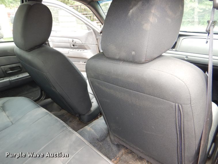 image for item DG4833 2011 Ford Crown Victoria Police Interceptor