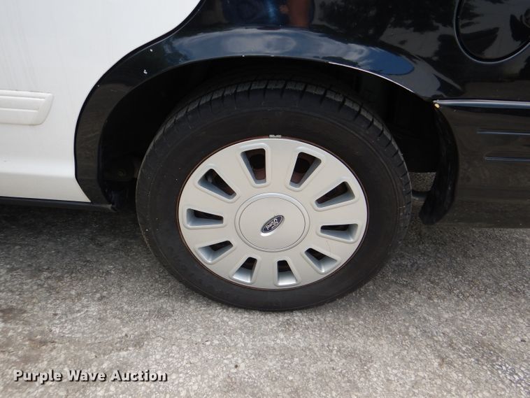 image for item DG4833 2011 Ford Crown Victoria Police Interceptor