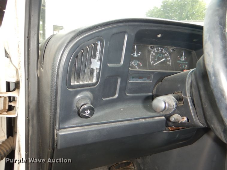 image for item DG4843 1996 Ford Club Wagon van