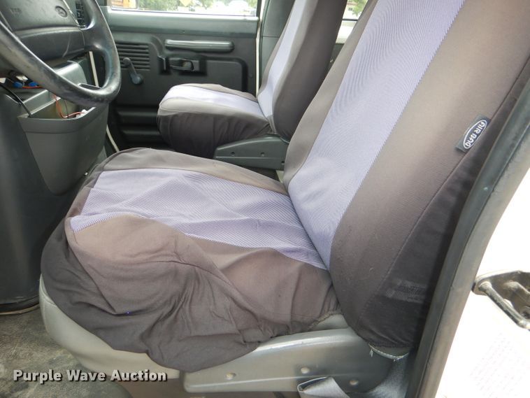 image for item DG4843 1996 Ford Club Wagon van