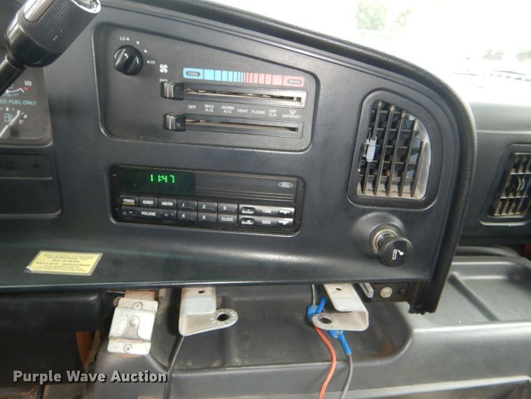 image for item DG4843 1996 Ford Club Wagon van