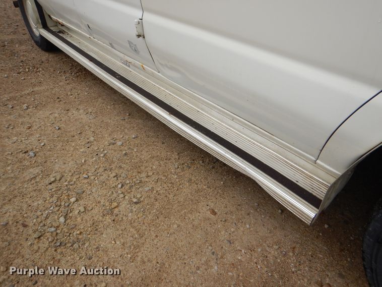 image for item DG4843 1996 Ford Club Wagon van