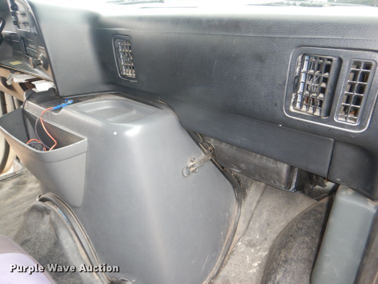 image for item DG4843 1996 Ford Club Wagon van